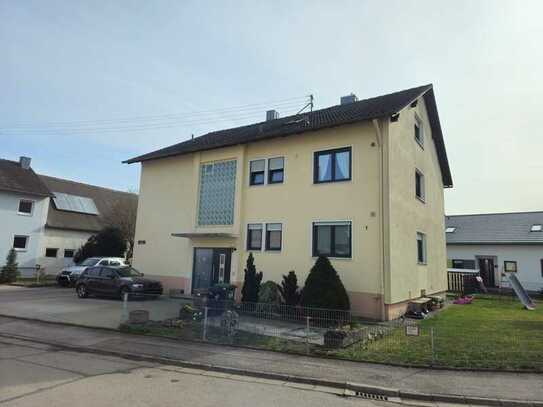 Großzügiges Mehrfamilienhaus mit vier Wohnungen in Manching-Westenhausen