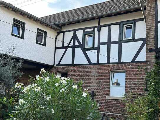 Bauernhaus im Vierkanthof in Grafschaft-Gelsdorf