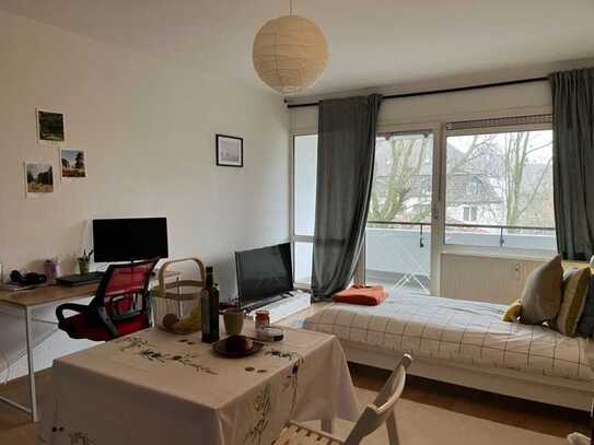 1-Zimmer-Wohnung mit Einbauküche und Balkon in Essen Süd: ab 1.12.2024