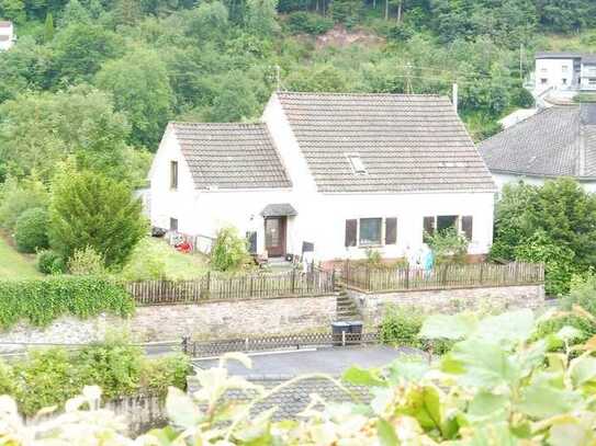 Einfamilienhaus in sehr ruhiger Lage in Neuerburg. Nähe Luxemburg