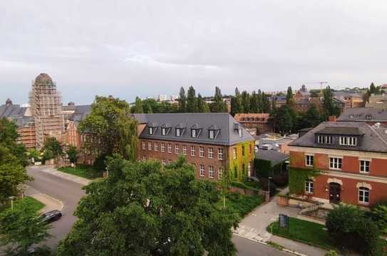 Großzügige 2-Zimmer-Maisonette mit Wintergarten und Balkon direkt an der TU Dresden!