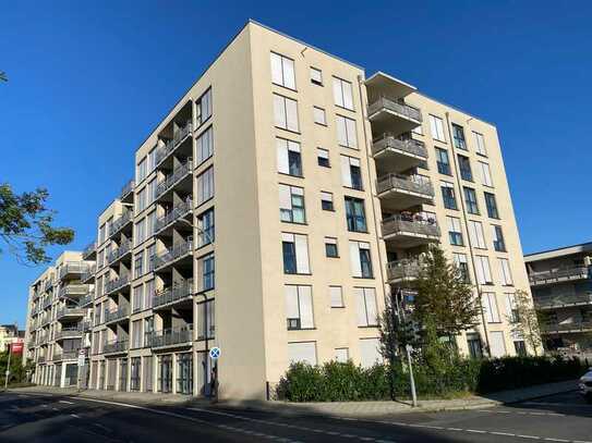 Großzügige 2-Zi-Dachgeschosswohnung in Stadtmitte nahe Marktplatz