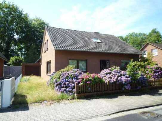 201 Schönes Einfamilienhaus mit Anbau und zwei Garagen in Nordhorn