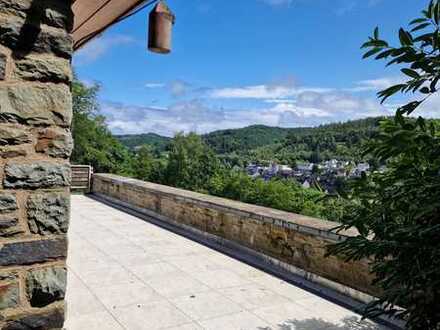 Eifel - Haus in Traumlage 150 qm, Terrasse mit Talblick, opt. mit Jagdgelegenheit