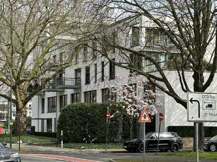 Teilweise möblierte hochwertige 3 Zimmer Wohnung mit Balkon u. Einbauküche, in Düsseldorf - Golzheim