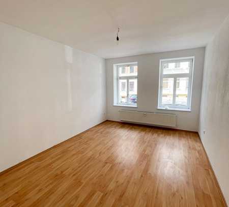 Schöne 2 Zimmer Wohnung mit Balkon, separater Küche und Bad mit Tageslicht