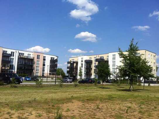 BRECHT HÖFE / Schönefeld II - Geräumige 2,5 - Zimmer Wohnung mit großer Terrasse und Mietergarten