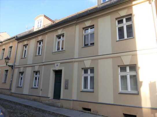 Ruhige 2-Zimmer-Erdgeschoss-Wohnung mit Terrasse in Toplage (Altstadt / Seenähe)