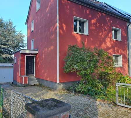 Charmantes Einfamilienhaus mit Garten und vielen Möglichkeiten in Hürth