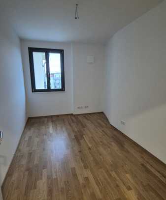 Exklusive 3,5-Raum-Wohnung mit gehobener Innenausstattung mit Balkon und EBK in Halle (Saale)