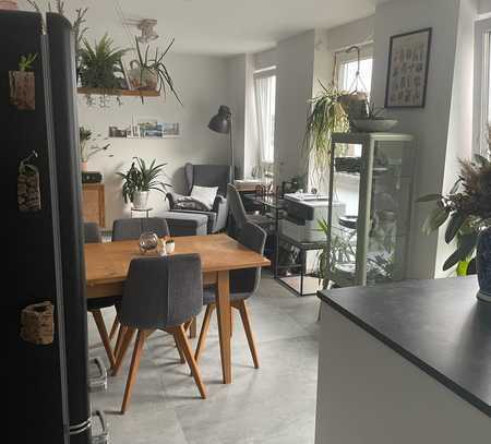 Stilvolle 3-Zimmer-Wohnung mit Terrasse und Einbauküche in Aschaffenburg/Schweinheim