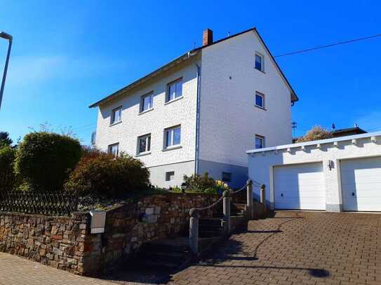 Freistehendes Zweifamilienhaus in Hünstetten Wallrabenstein