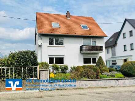 Stattliches 2-3 Familienhaus - mieterfrei - in bester Lage mit schönem Garten!
