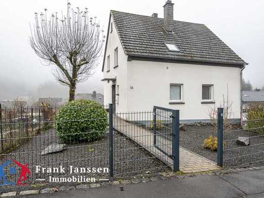 Freistehendes Einfamilienhaus mit Garage in Daun