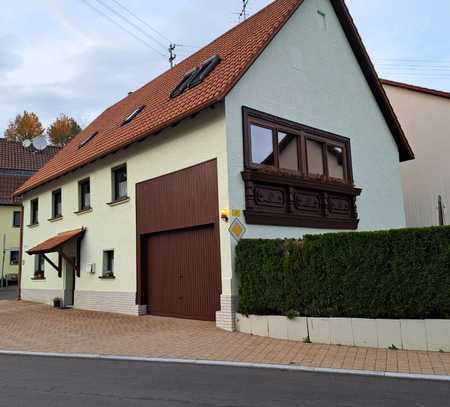 Günstiges 6-Zimmer-Einfamilienhaus in Hausen am Tann