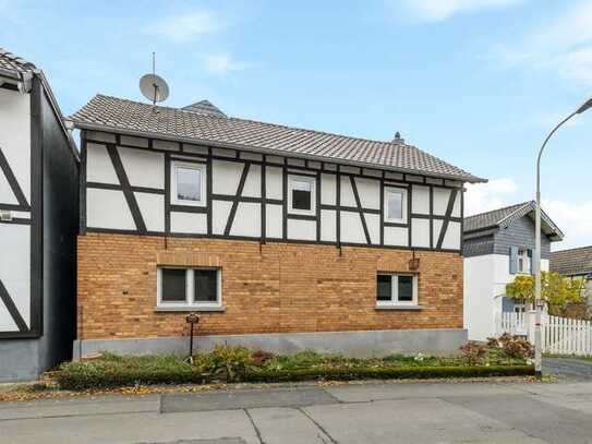 Historie und moderne Architektur: Ihr neues Zuhause mit Einliegerwohnung in Königswinter-Oelinghoven