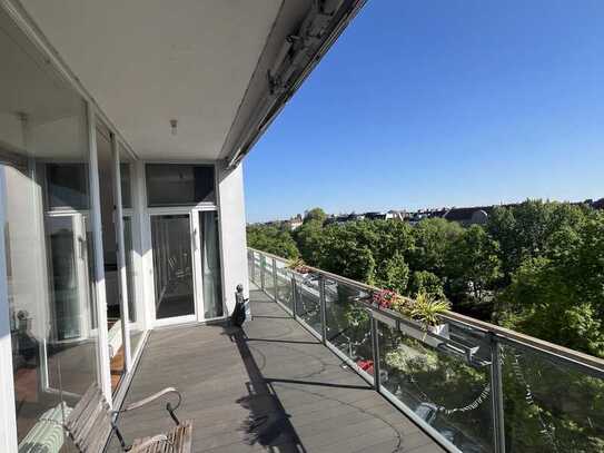 Exclusive Penthouse on Paul-Lincke-Ufer: Urban Luxury in a Prime and Tranquil Location