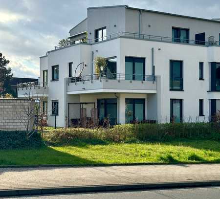 „Sankt Augustin-Niederpleis: Barrierefreie 3-Zi.-Wohnung mit Balkon, EBK, Klima & TG-Stellplatz“