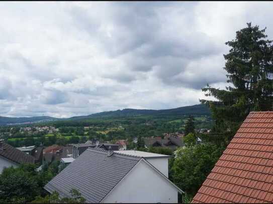 Exklusive 4-Raum-Wohnung mit luxuriöser Innenausstattung mit Einbauküche in Königstein im Taunus