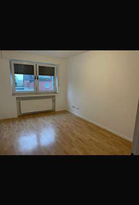 Stilvolle, sanierte 1-Zimmer-Wohnung in Düsseldorf