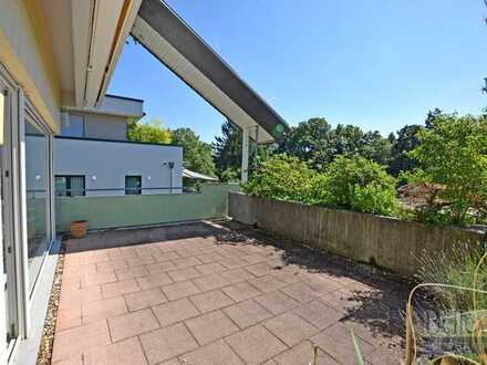 Lichtdurchflutete 3 Zimmer Wohnung mit großer, ruhig gelegener Terrasse