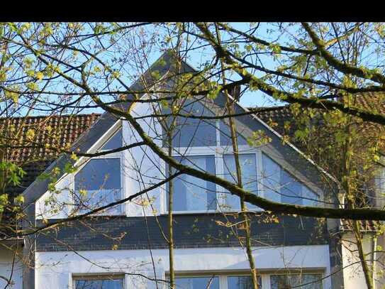 Super geschnittene, helle DG ETW zirka 104 m2 , mit Balkon, in Essen-Werden, KEINE Provision