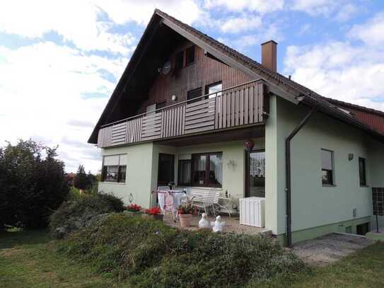 Schöne 4 1/2 Zimmer EG-Wohnung mit Terrasse und Einbauküche in Langenburg