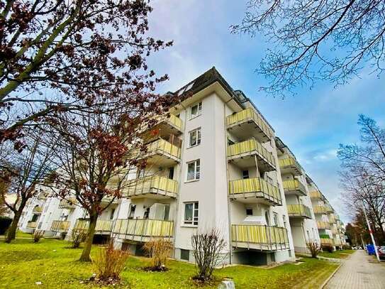 Hochparterre 2-Raumwohnung mit Balkon + Stellplatz in Schloßchemnitz mieten