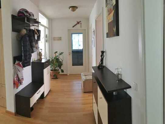 Helle 4-Zimmer-Wohnung mit Süd-West Balkon