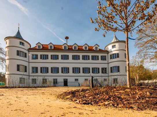 Wunderschöne 3-Zimmer-Dachgeschosswohnung im Schloss