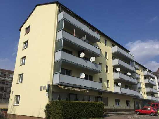 ***WOHNEN IN RASTATT = SANIERTE 3-ZIMMERWOHNUNG MIT BALKON UND GARAGE***