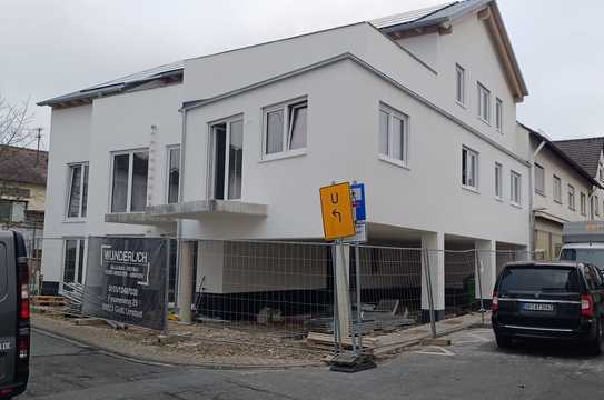 Geschmackvolle 4-Zimmer-Wohnung mit gehobener Innenausstattung mit Balkon in Dreieich Götzenhain