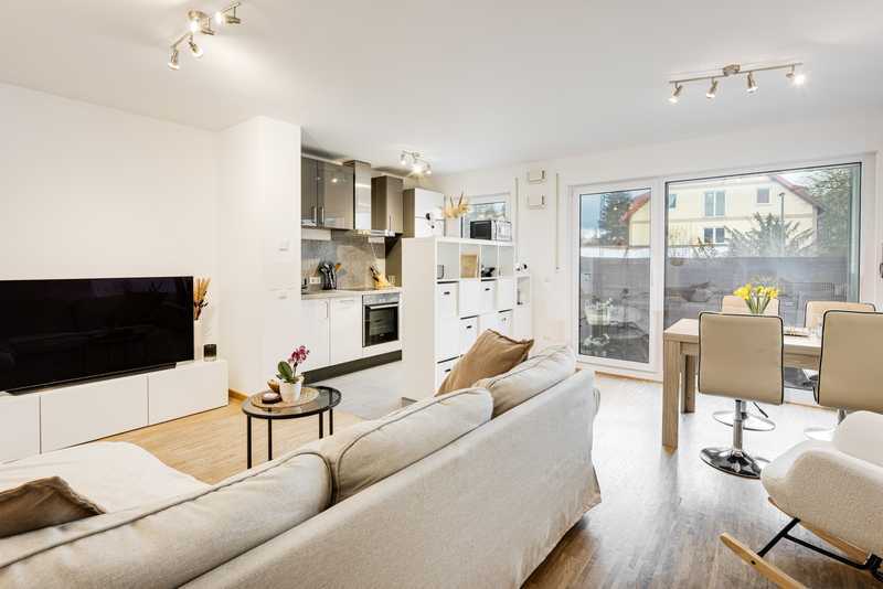 Moderne, helle 2-Zimmer-Wohnung mit Balkon – 2 Min. zur S-Bahn