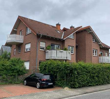 Tolle 2,5 Zimmer Wohnung, mit EBK und Balkon in ruhiger und zentraler Lage