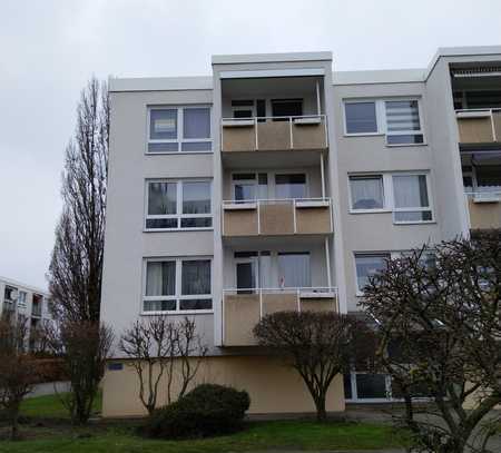 Schöne 3-Zimmer-Wohnung mit Balkon und EBK in Garbsen ab sofort frei