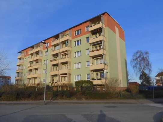 Anlage mit Ausblick: Vermietete Einheit mit Balkon und Keller.....