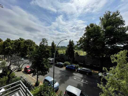 ! Verkauf ! Vermietete ETW, hell mit unverbautem Blick - Berlin Pankow !