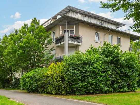 7 min bis Flughafen BER: Zwei-Zimmer-Wohnung mit Balkon und Tiefgaragenstellplatz