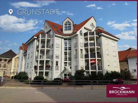 Kompakte 3-ZKB-Wohnung mit Aufzug & Südost-Balkon in Grünstadt`s Altstadt! (Whg 32 | 1. OG)