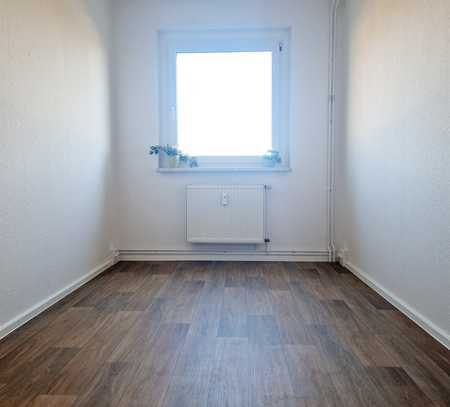 Schicke renovierte 3 - Raumwohnung mit Balkon ab November 2025 zu vermieten, Am Sportpark 22!