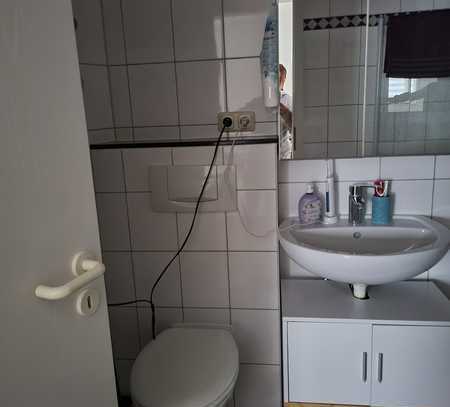 Schöne 2,5-Zimmer-Wohnung mit Einbauküche und tarrase in Weiskircher Straße, Rodgau