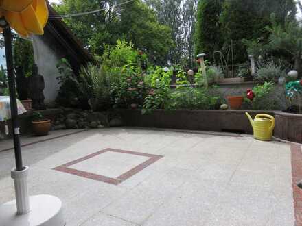 Luxus 4 Zi. DG Wohnung, Natursteinbad, EBK, Galerie, off. Kamin, Kachelofen, 8 Gehm. S3