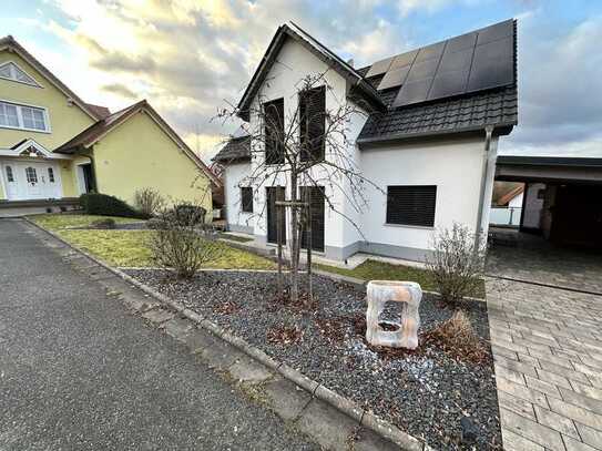 Familienfreundliches A+ Niedrigstenergiehaus in ruhigem und naturnahen Neubaugebiet!