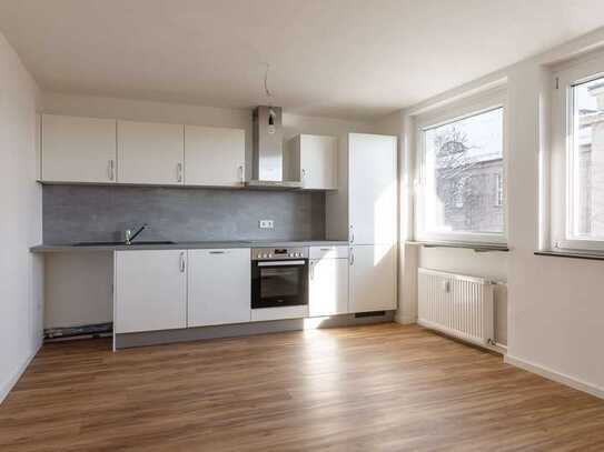 Top zentrale Lage: Moderne, helle 1,5 Zi-Whg., 4.OG – sep. Schlafzimmer und neue EBK