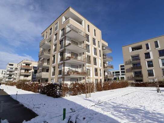 Sehr schöne helle 3-Zimmer-Wohnung mit Einbauküche und Balkon