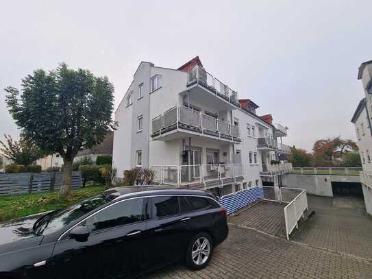 Charmante Dachgeschosswohnung mit Balkon und Tiefgaragenstellplatz in Altenstadt-Höchst