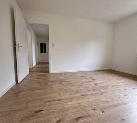 Erstbezug nach Sanierung mit Balkon: Schöne 4-Zimmer-Wohnung in Backnang