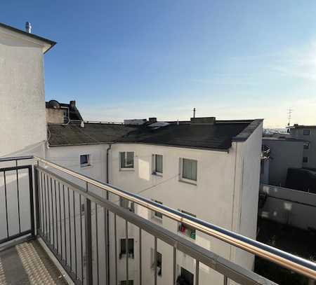 Modern, hell mit Weitblick-2 ZKB großer Balkon-