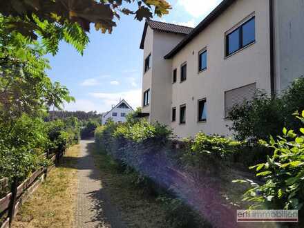* Super schöne 3 Zi-Whg. mit BALKON, EBK, Garage und Stellplatz in Roth *