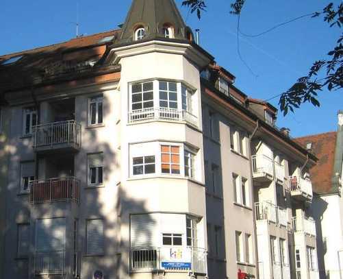 Innenstadt: schöne, helle 2-Zi-Whg. mit Balkon + Garage